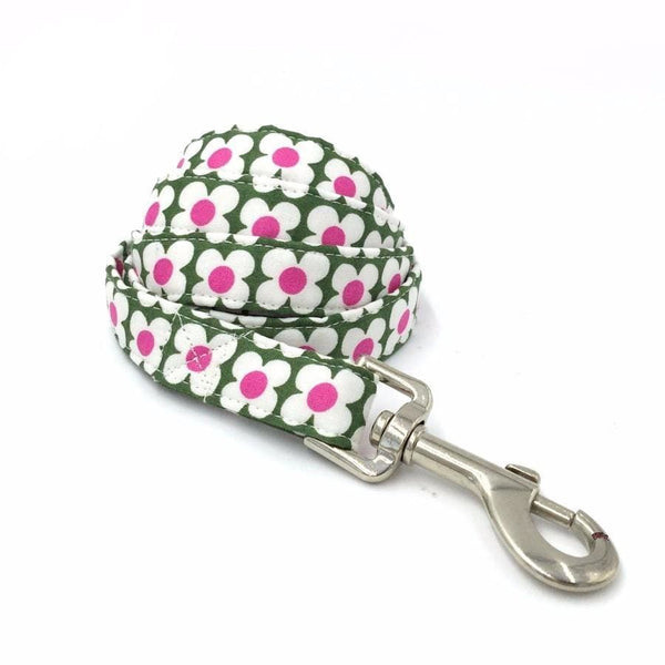 Floral Bow Tie Dog Collar And Leash Set - Max & Cocoa 